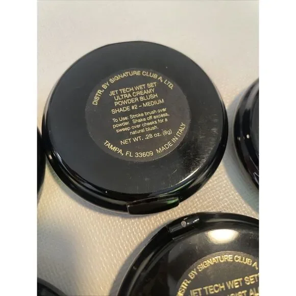 Signature Club A Lot of 5 Blush Aloe Puffed Eyeshawdow Duo Shade # 2 Medium